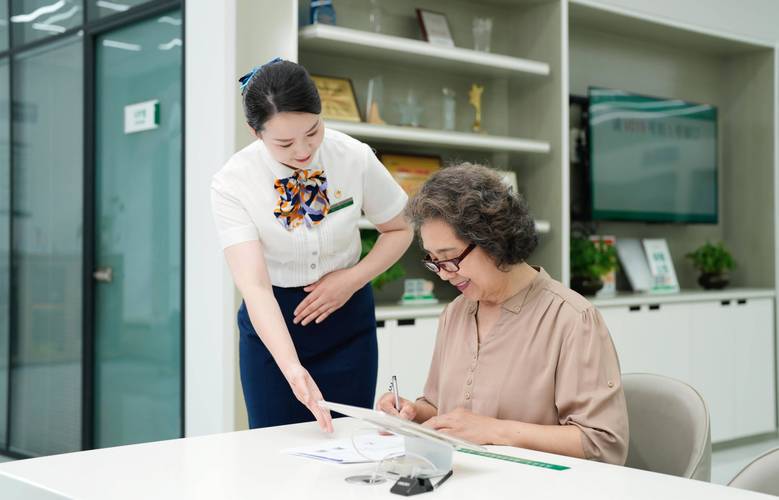泰泽医保卡怎么取现银行卡余额，很多人都搞错了